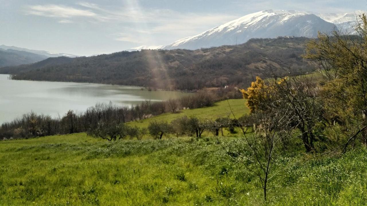 Lake Retreat - Maiella Apartment - Beautiful Lake And Mountain Views Casoli  Eksteriør bilde