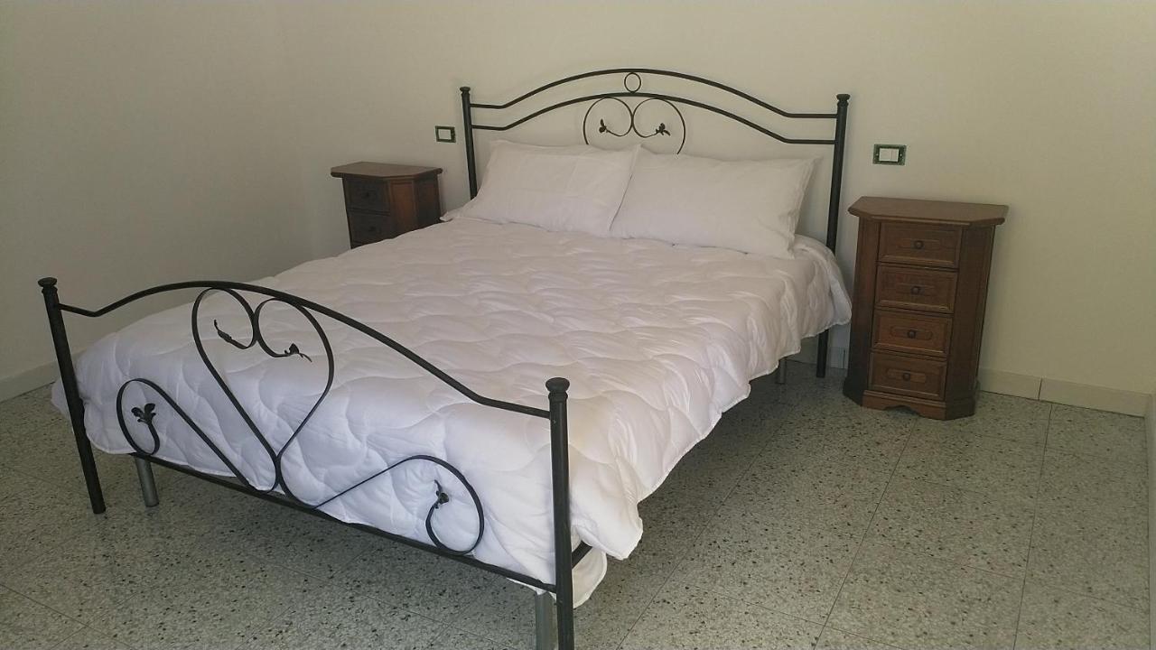 Lake Retreat - Maiella Apartment - Beautiful Lake And Mountain Views Casoli  Eksteriør bilde