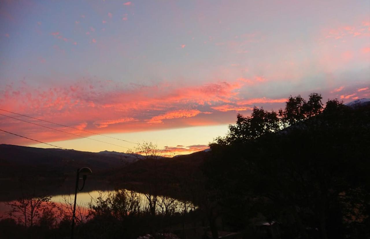 Lake Retreat - Maiella Apartment - Beautiful Lake And Mountain Views Casoli  Eksteriør bilde